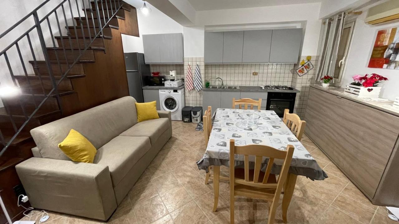Casa Vacanze Antico Cortile Delle Palme Villa Villagrazia Di Carini Dış mekan fotoğraf