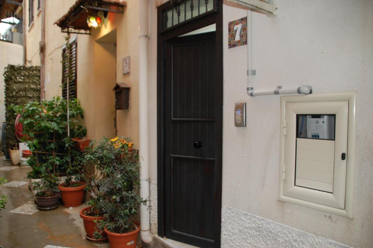 Casa Vacanze Antico Cortile Delle Palme Villa Villagrazia Di Carini Dış mekan fotoğraf