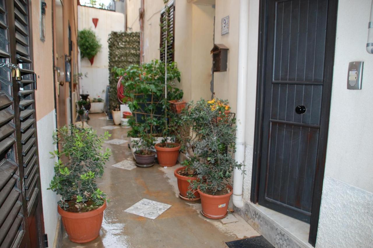 Casa Vacanze Antico Cortile Delle Palme Villa Villagrazia Di Carini Dış mekan fotoğraf
